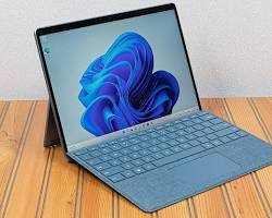 Microsoft Surface Pro 9 Core i7 12th Gen 16GB RAM 512GB SSD