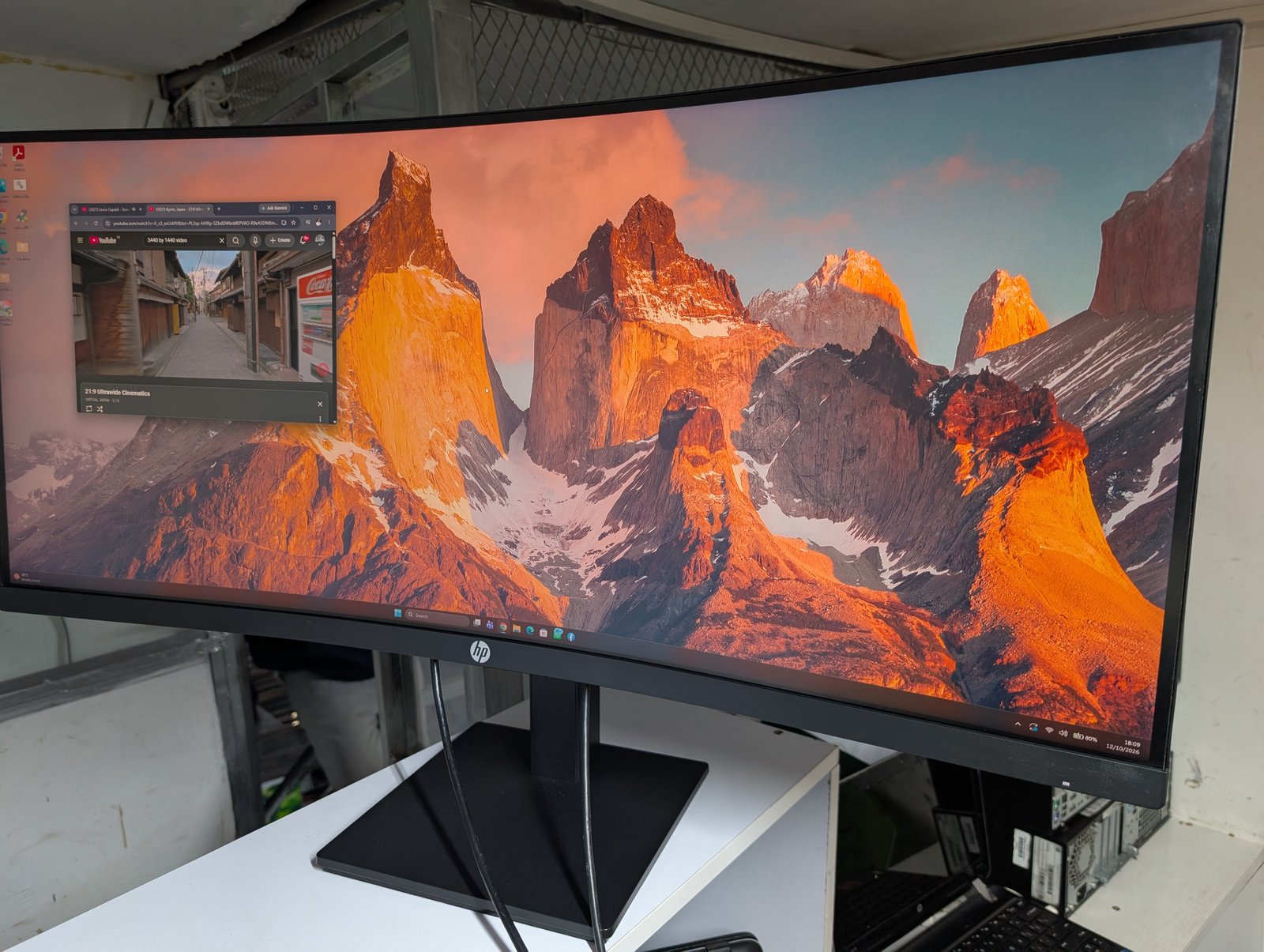 HP M34d WQHD Curved 34-inch Monitor